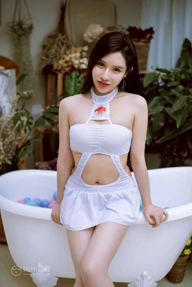 空姐在机舱穿内衣发朋友圈图片